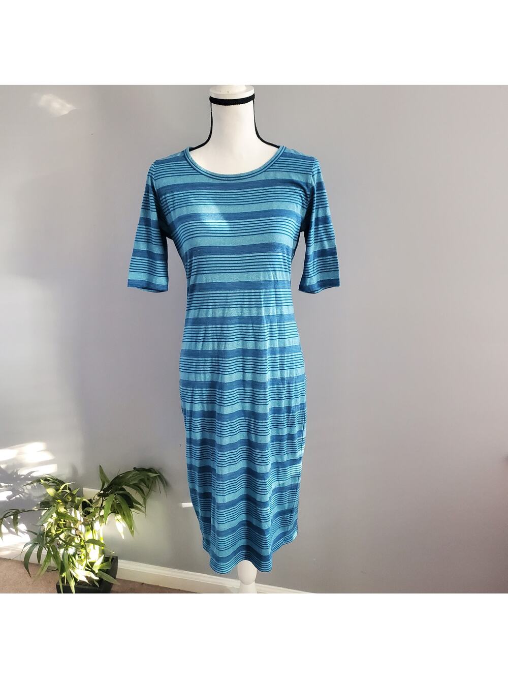 LuLaRoe Short Sleeve Blue Striped Midi Dress Size M